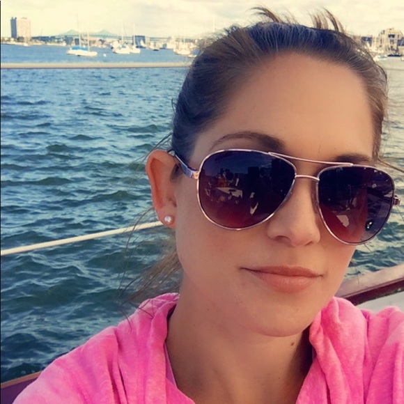 Meet your Posher, Tina - Picture 1 of 1